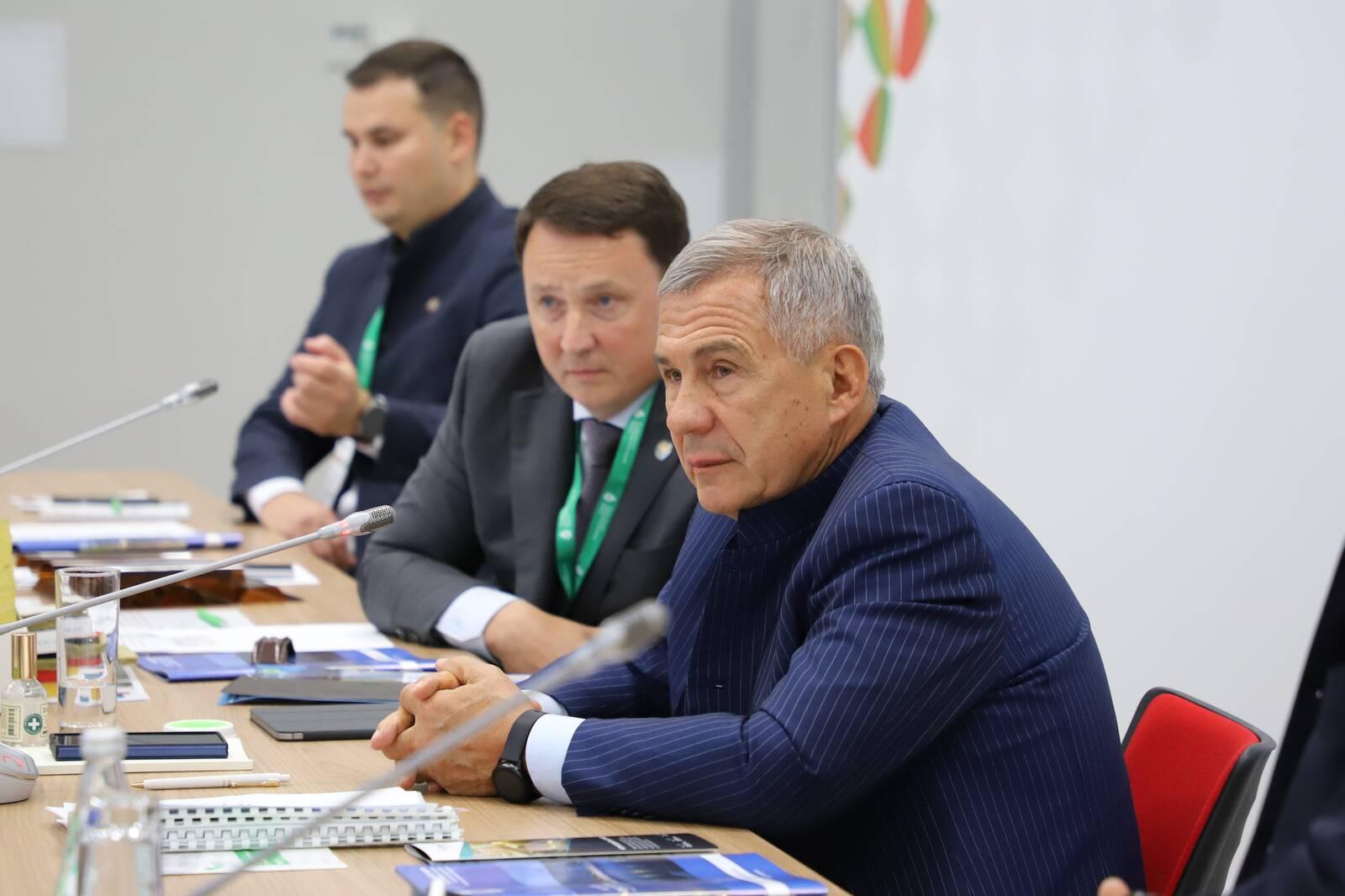 Презентация Изотест 2.0 на площадке нефтегазового форума в Казани презентация Изотест 2.0 на площадке нефтегазового форума в Казани